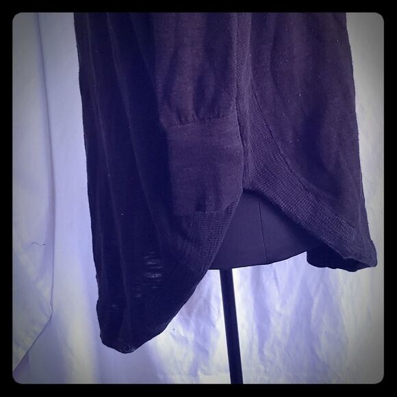 Express high low split side top size small - Picture 3 of 4